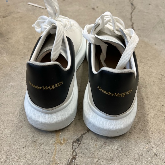 Pre owned sneakers - Picture 1 of 6